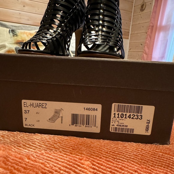 LIKE NEW - Elie Tahari Black Gladiator Strap Leather Heeled Sandals - Size 37 - Picture 2 of 16